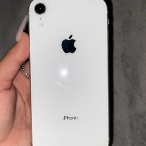 iPhone XR (white)